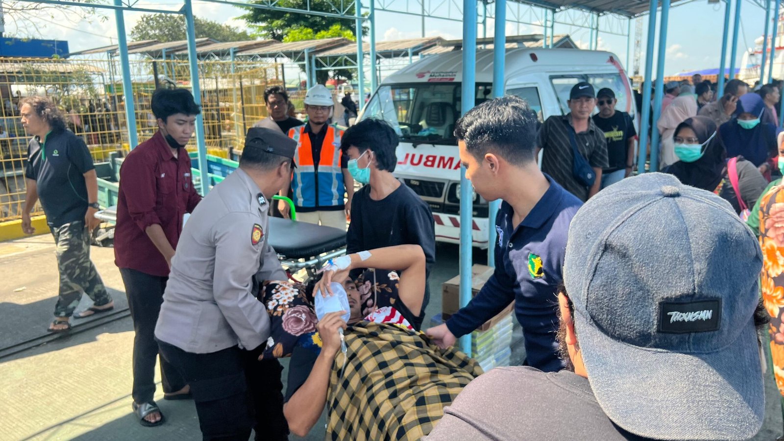 Wujud Kepedulian Polres Gresik, Sidokkes Berikan Layanan Ambulans Gratis untuk Pasien Asal Bawean