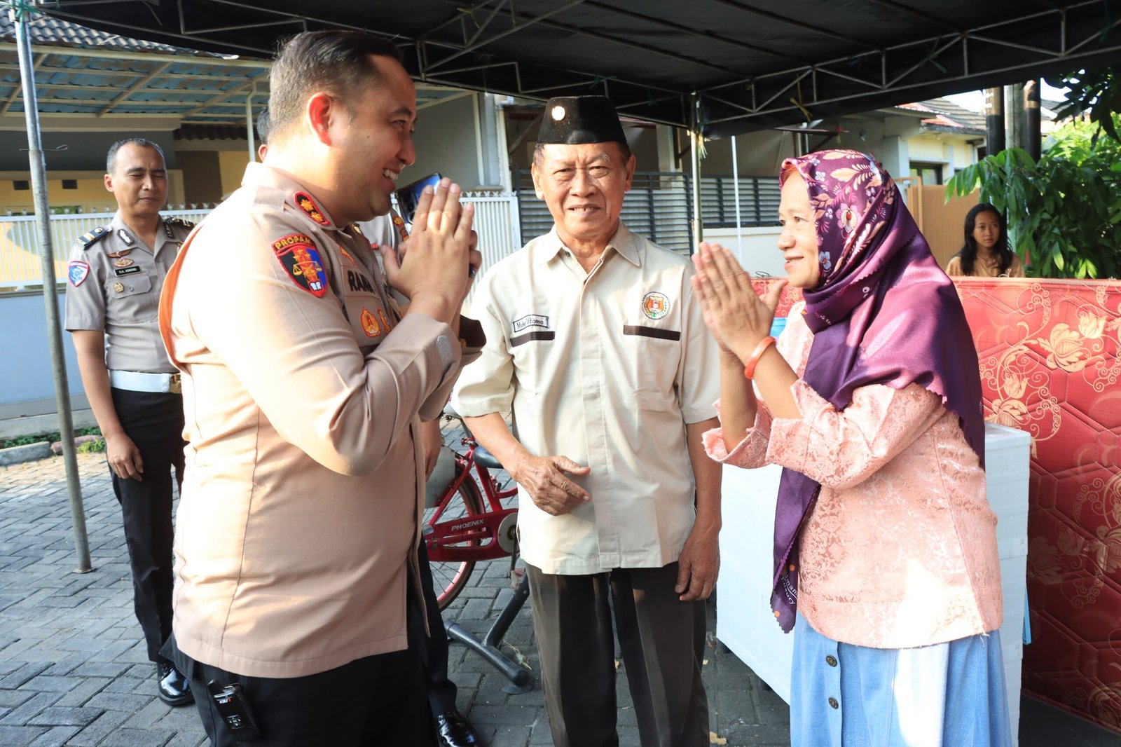 Wujud Kepedulian HUT Bhayangkara ke-80, Polres Gresik Bedah Rumah Purnawirawan Polri di Driyorejo