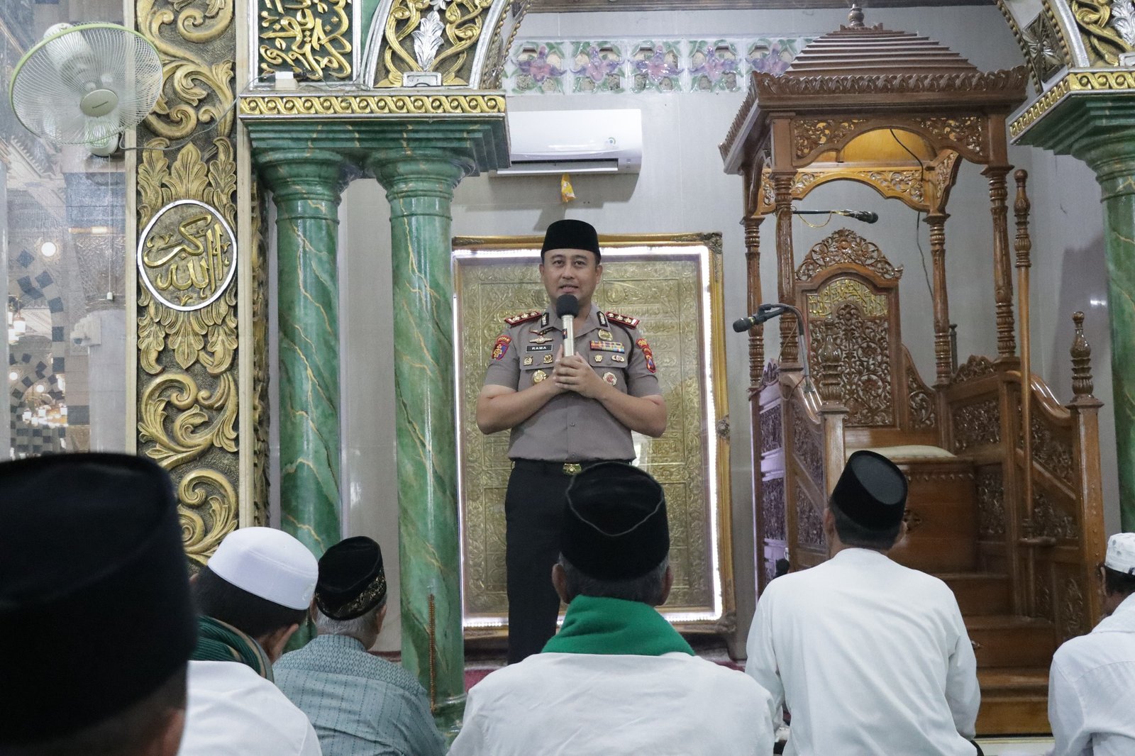 Kapolres Gresik Gelar Safari Jumat dan Rembuk Desa di Tebaloan